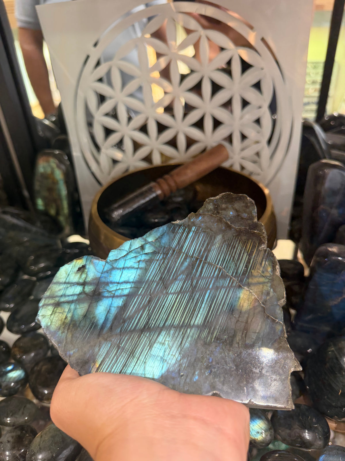 Pierre Labradorite brute #9