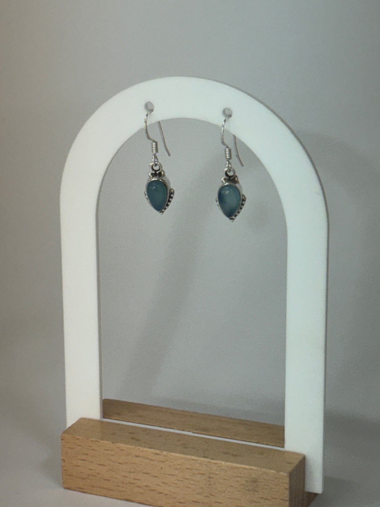 Boucles d’oreilles Calcédoine bleue