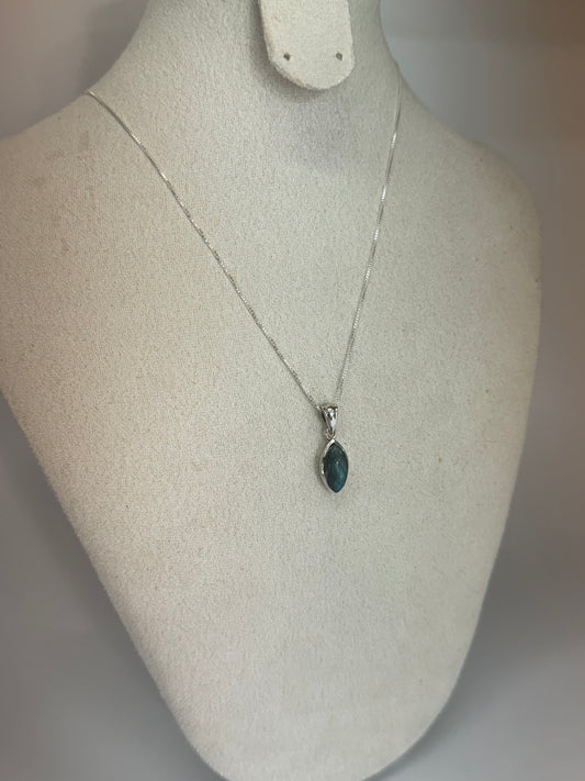 Pendentif Aventurine Verte – Élégance simple et vertus apaisantes