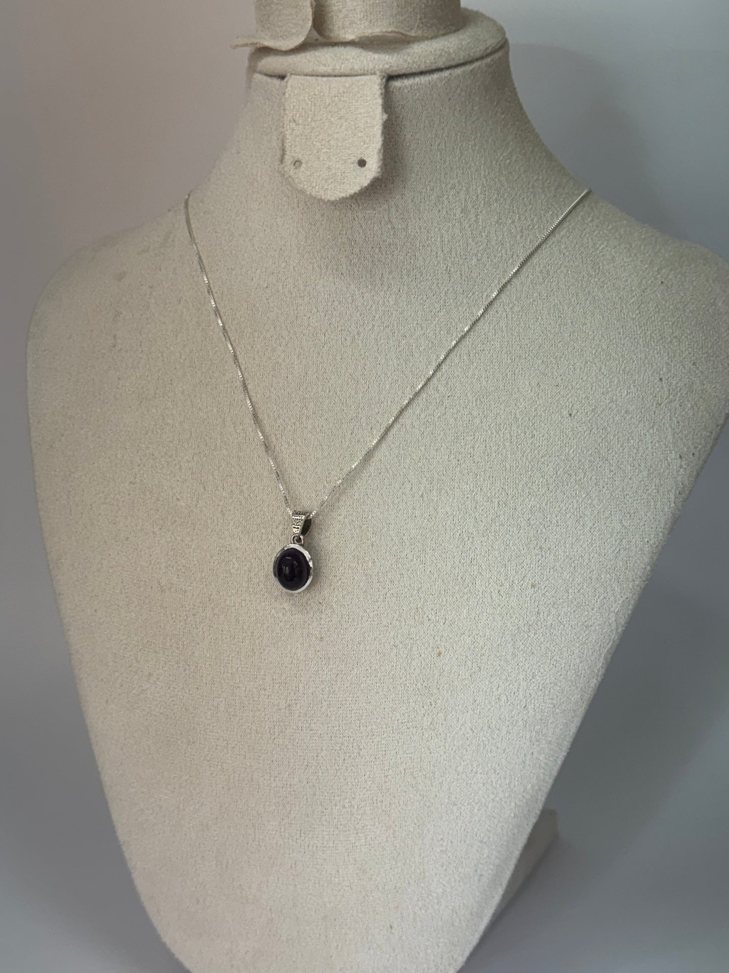 Pendentif en Améthyste – Élégance & Équilibre