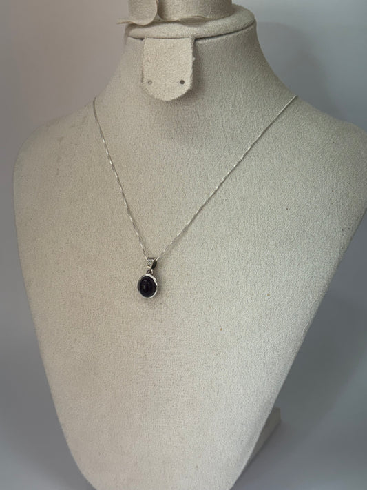 Pendentif en Améthyste – Élégance & Équilibre