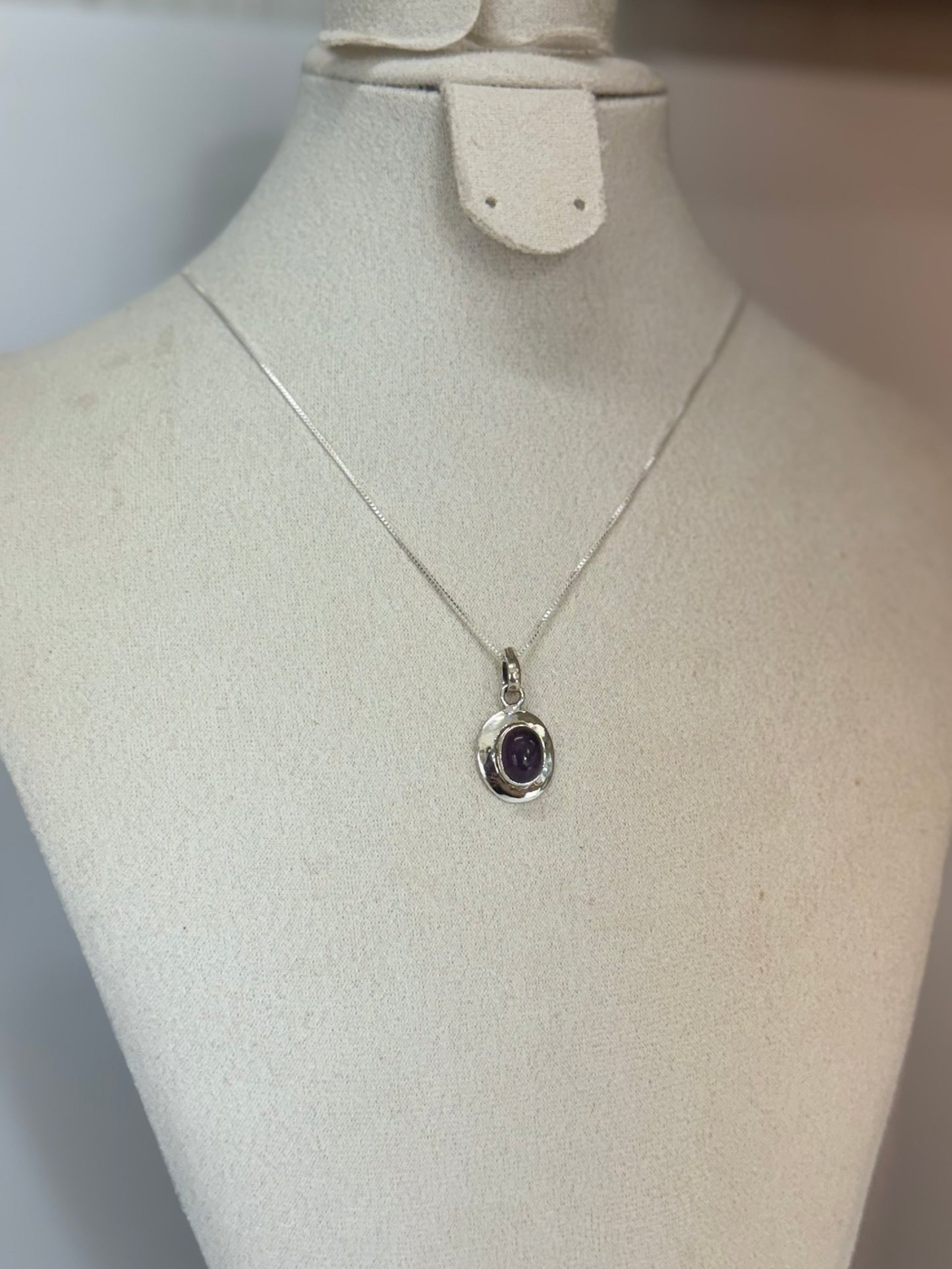 Pendentif Améthyste – Design Contemporain en Argent