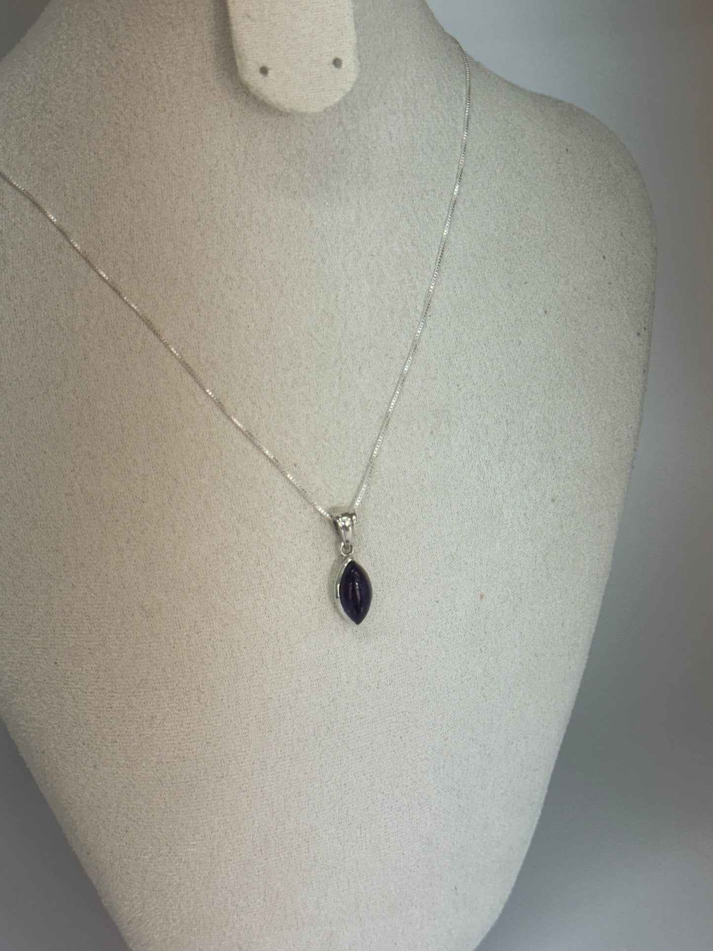 Pendentif en Améthyste – Élégance Spirituelle