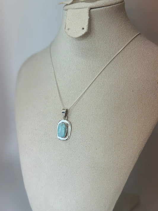 Pendentif en Larimar – Apaisement et Communication